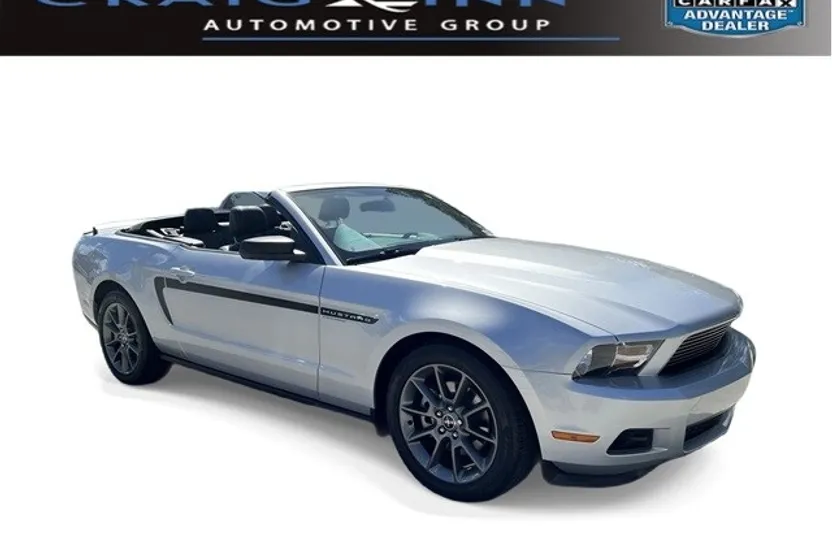 2012 Ford Mustang V6 Convertible photo 1