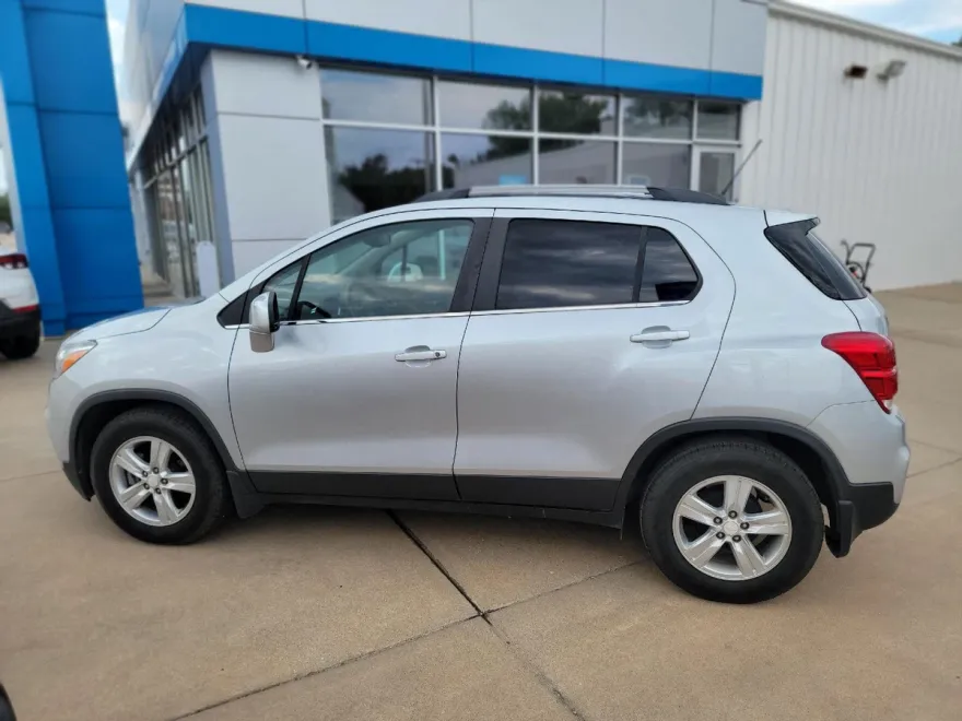 2020 Chevrolet Trax LT photo 1