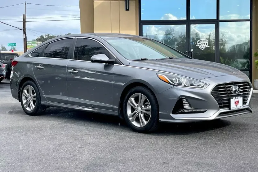 2018 Hyundai Sonata SEL photo 1