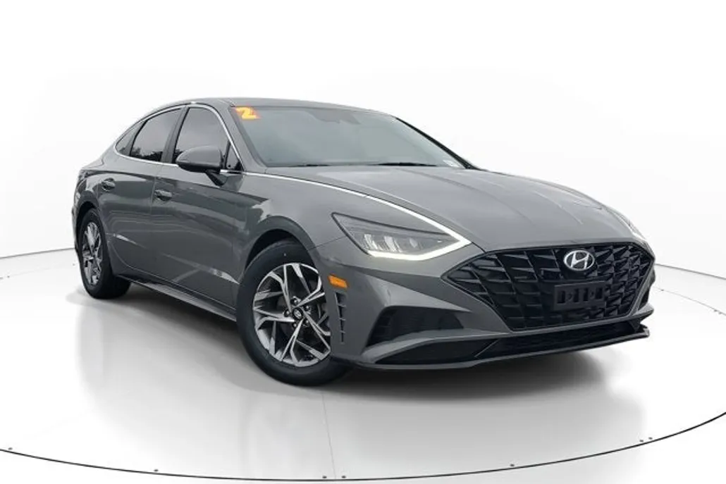 2022 Hyundai Sonata SEL photo 1