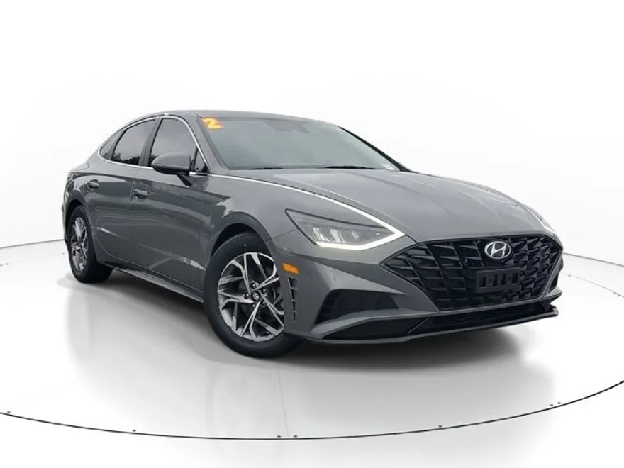 2022 Hyundai Sonata SEL photo 1