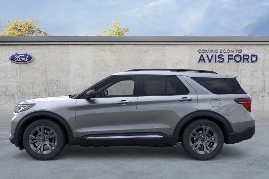 2025 Ford Explorer photo 1