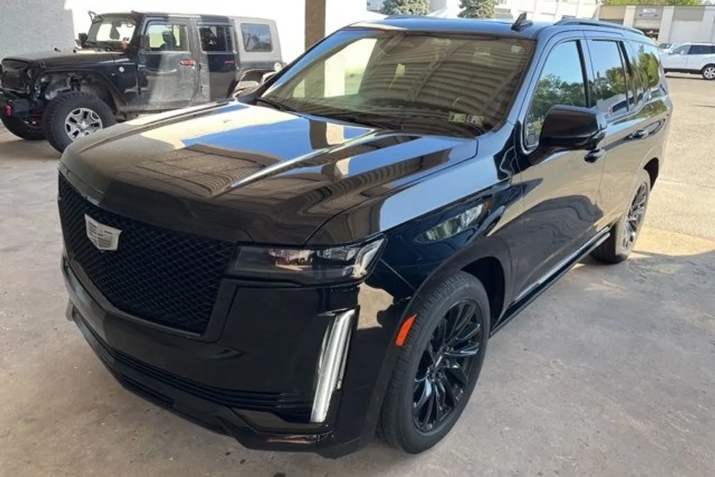 2022 Cadillac Escalade Sport photo 1