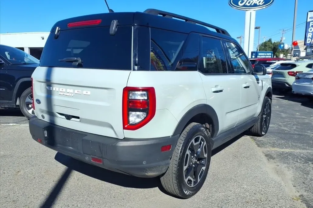 2024 Ford Bronco Sport Outer Banks photo 1