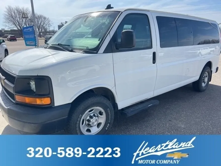 2017 Chevrolet Express Passenger 3500 LS photo 1
