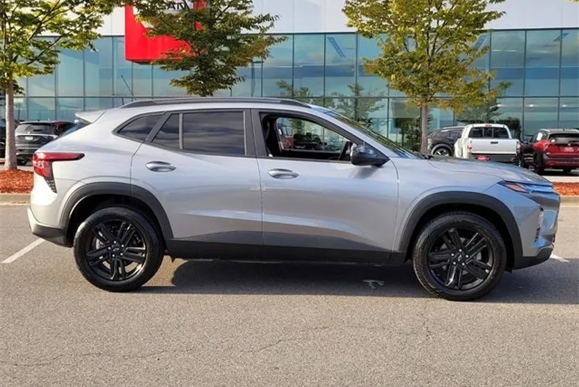 2025 Chevrolet Trax ACTIV photo 1