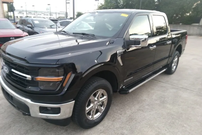2024 Ford F-150 XLT photo 1