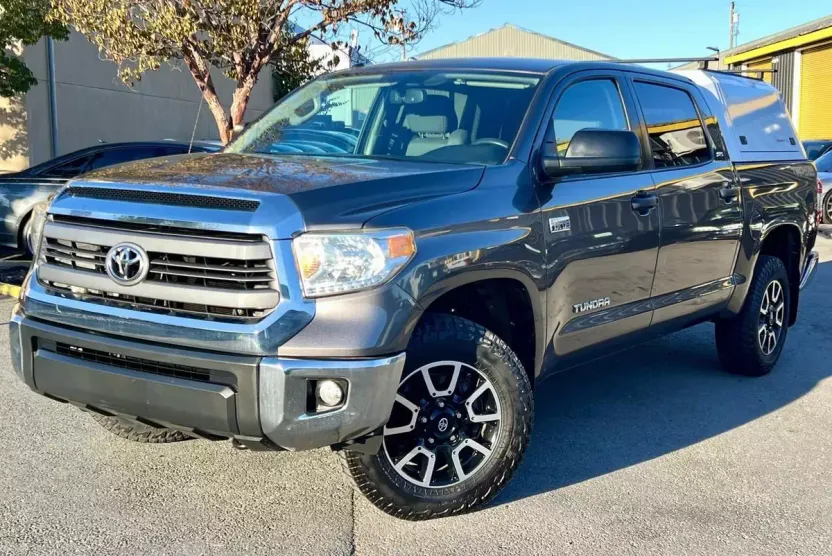 2015 Toyota Tundra SR5 Grade photo 1