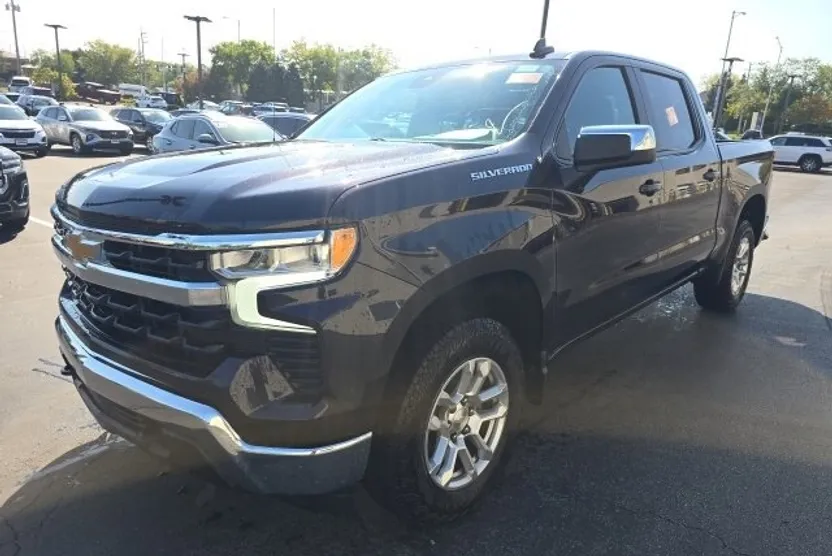 2023 Chevrolet Silverado 1500 LT photo 1