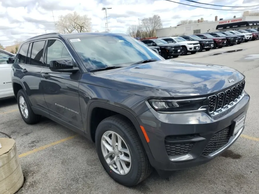 2025 Jeep Grand Cherokee Laredo X photo 1