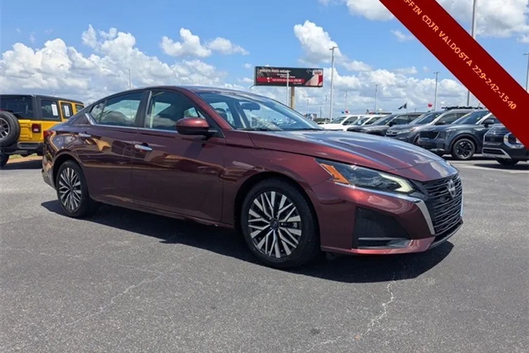 2023 Nissan Altima 2.5 SV photo 1