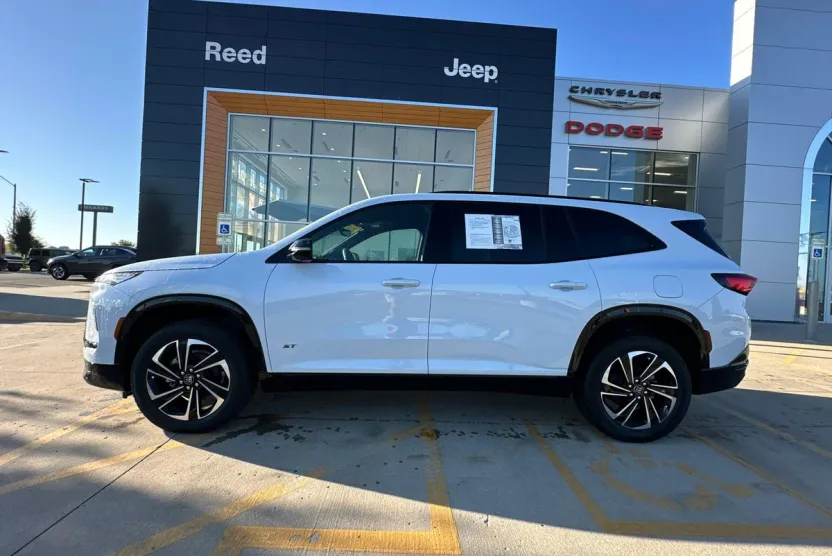 2026 Buick Enclave Sport Touring photo 1