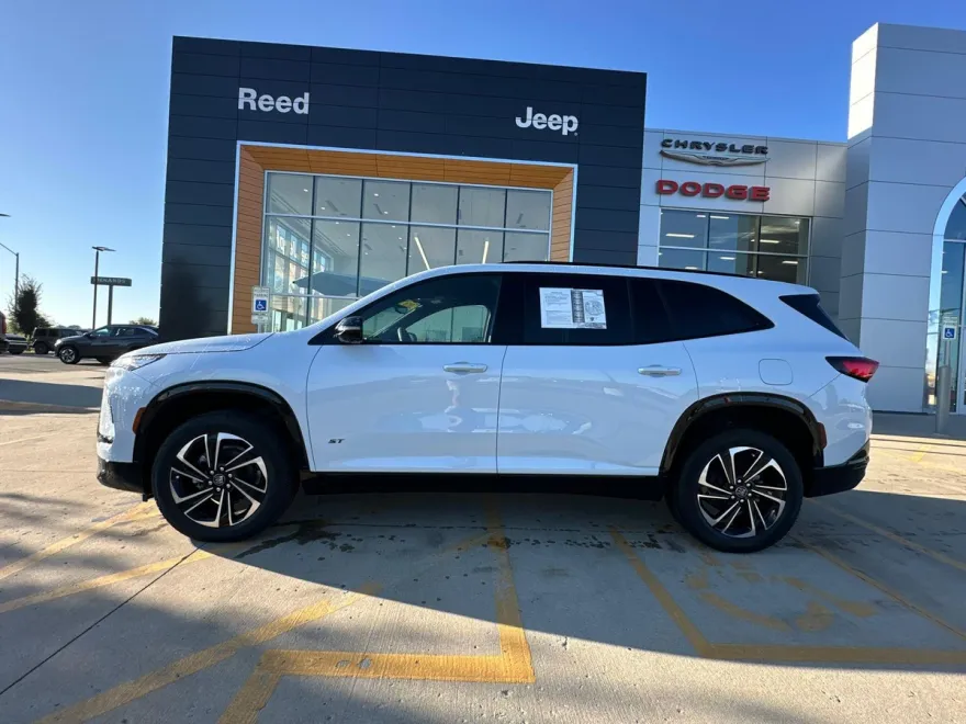 2026 Buick Enclave Sport Touring photo 1