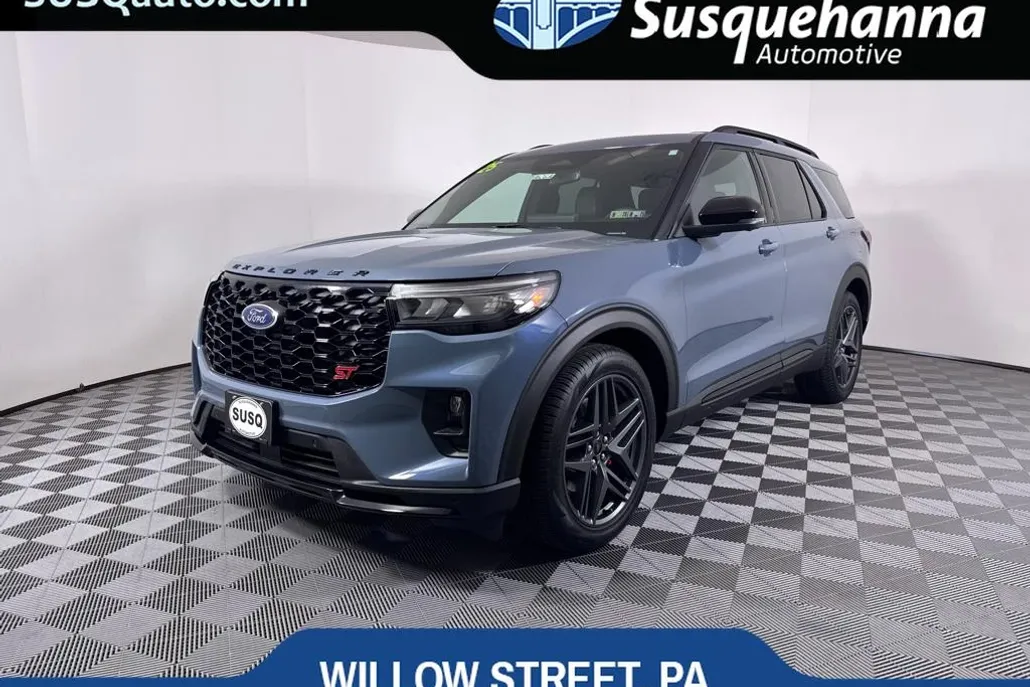 2025 Ford Explorer ST photo 1