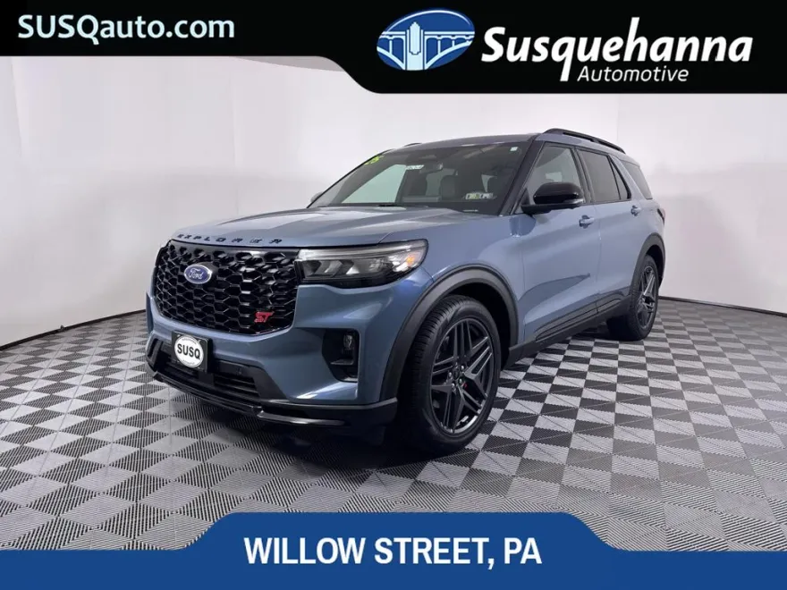 2025 Ford Explorer ST photo 1
