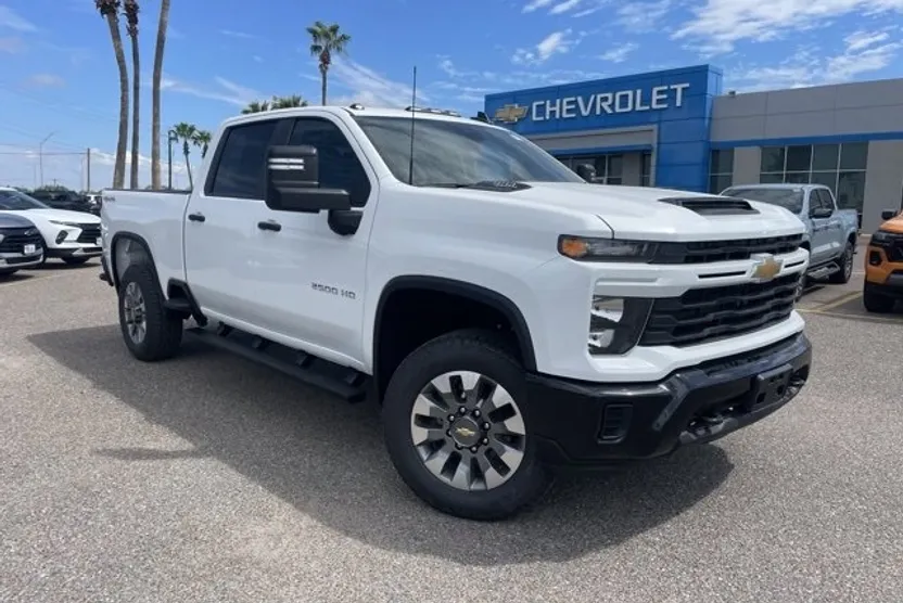 2026 Chevrolet Silverado 2500HD Custom photo 1