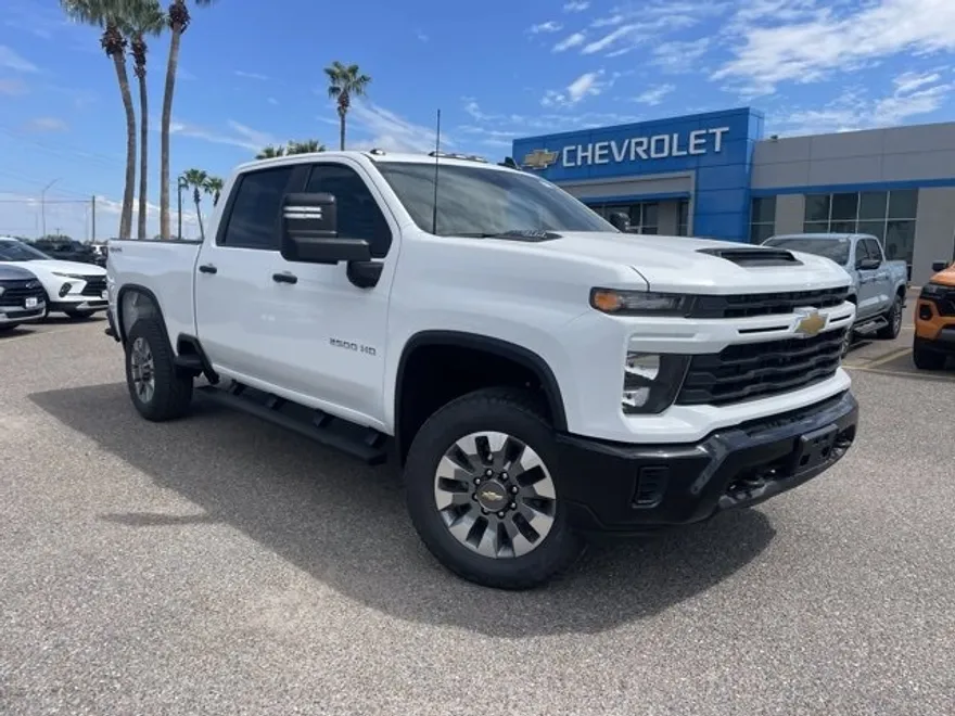 2026 Chevrolet Silverado 2500HD Custom photo 1