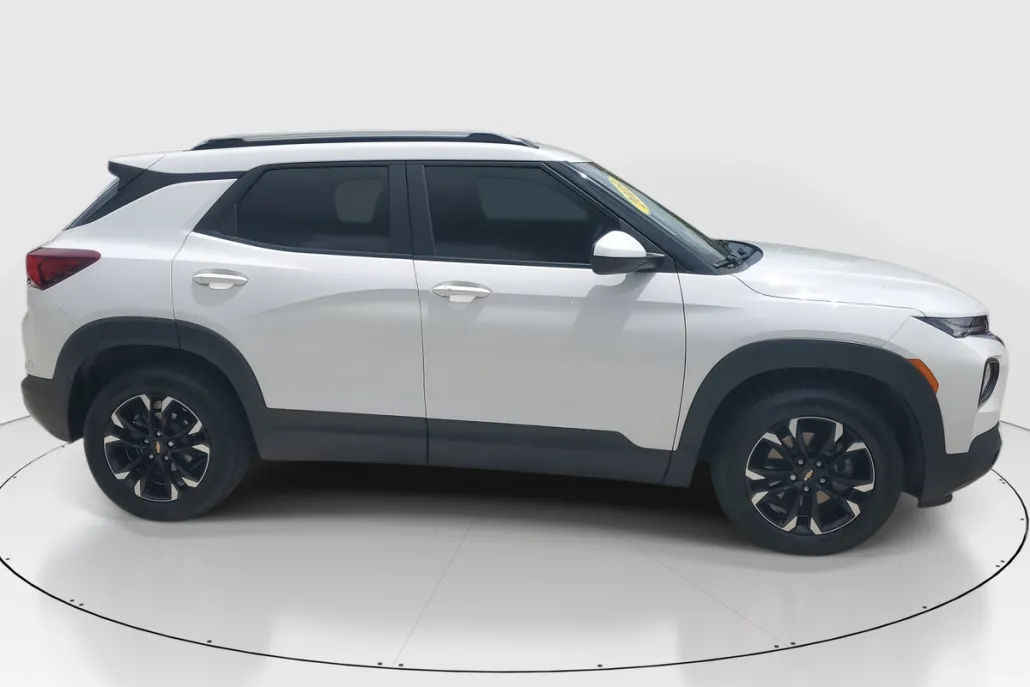 2023 Chevrolet Trailblazer LT photo 1