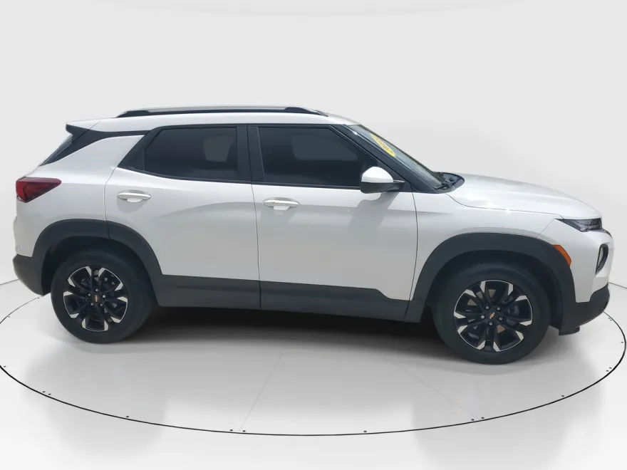 2023 Chevrolet Trailblazer LT photo 1
