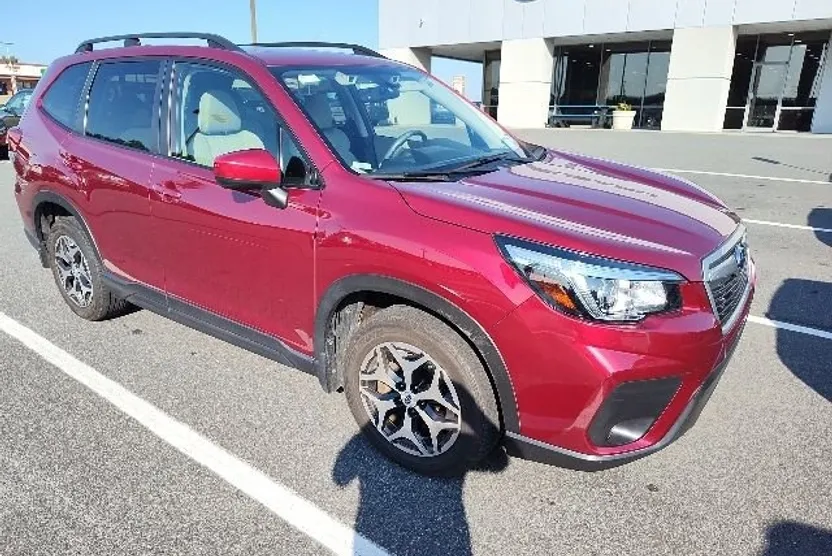 2019 Subaru Forester 2.5i Premium photo 1