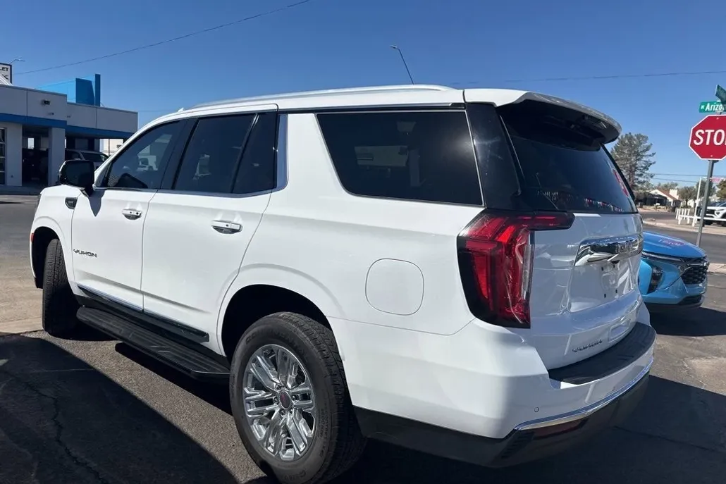2023 Gmc Yukon SLT photo 1