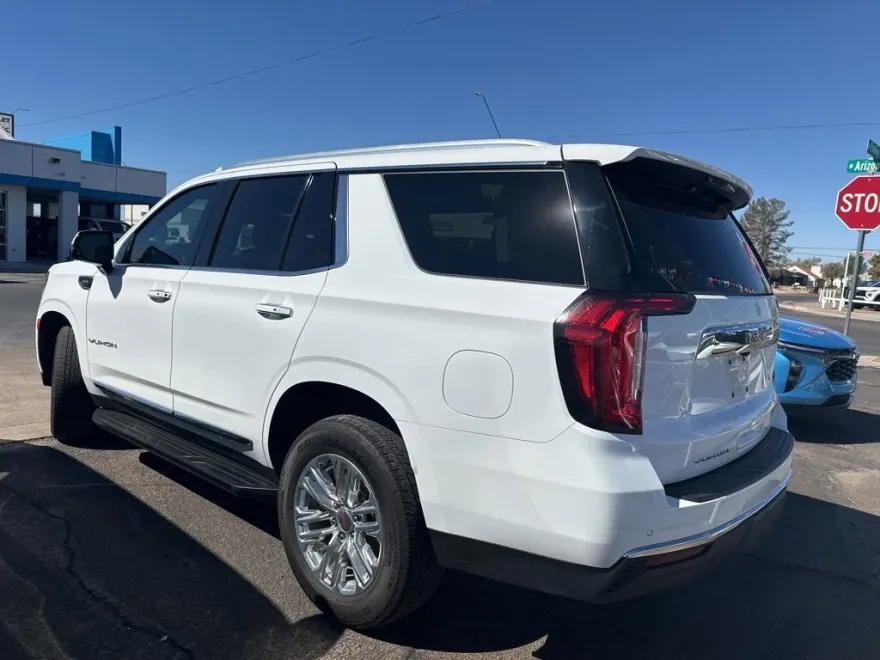 2023 Gmc Yukon SLT photo 1
