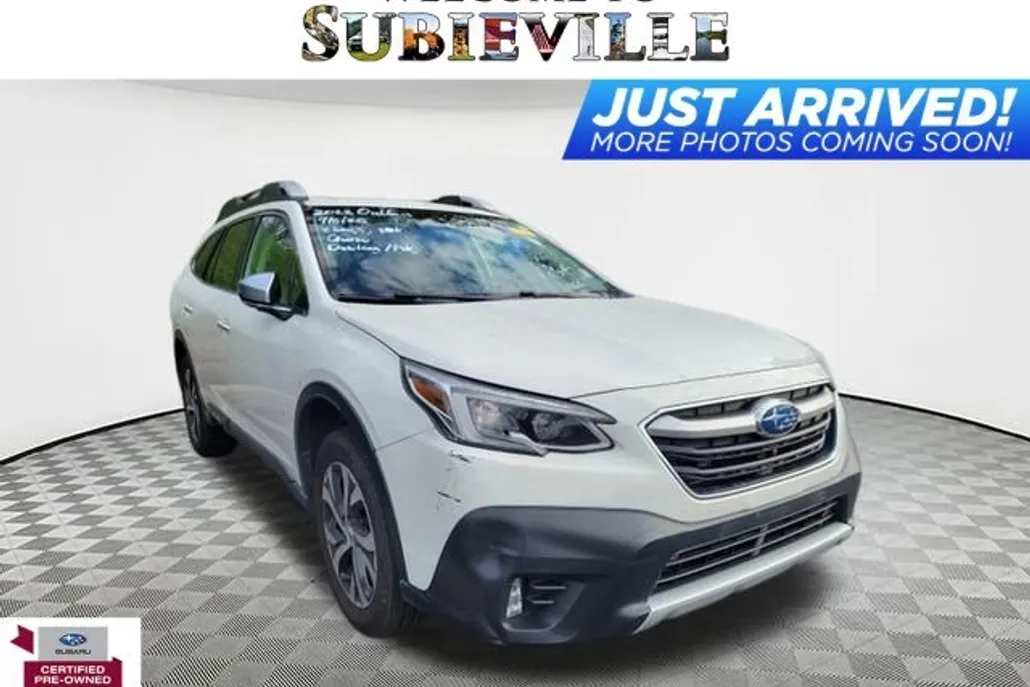 2022 Subaru Outback Touring photo 1