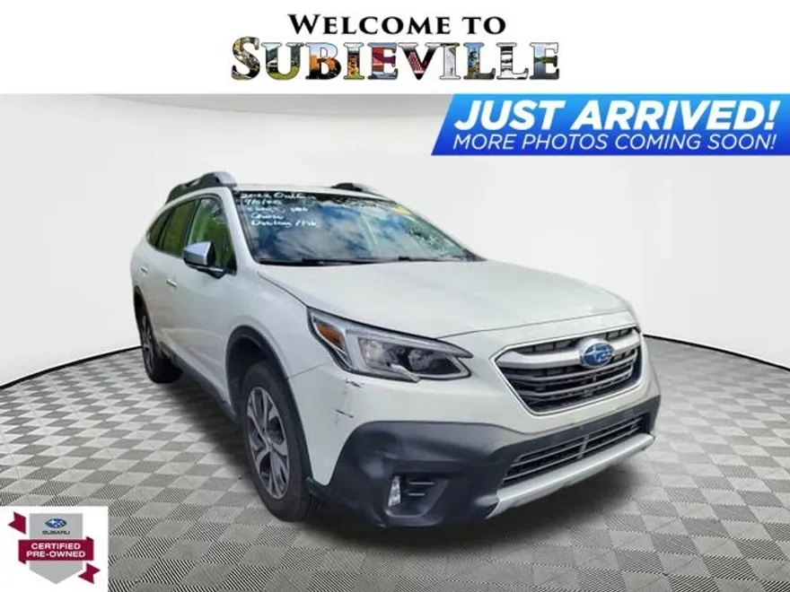 2022 Subaru Outback Touring photo 1
