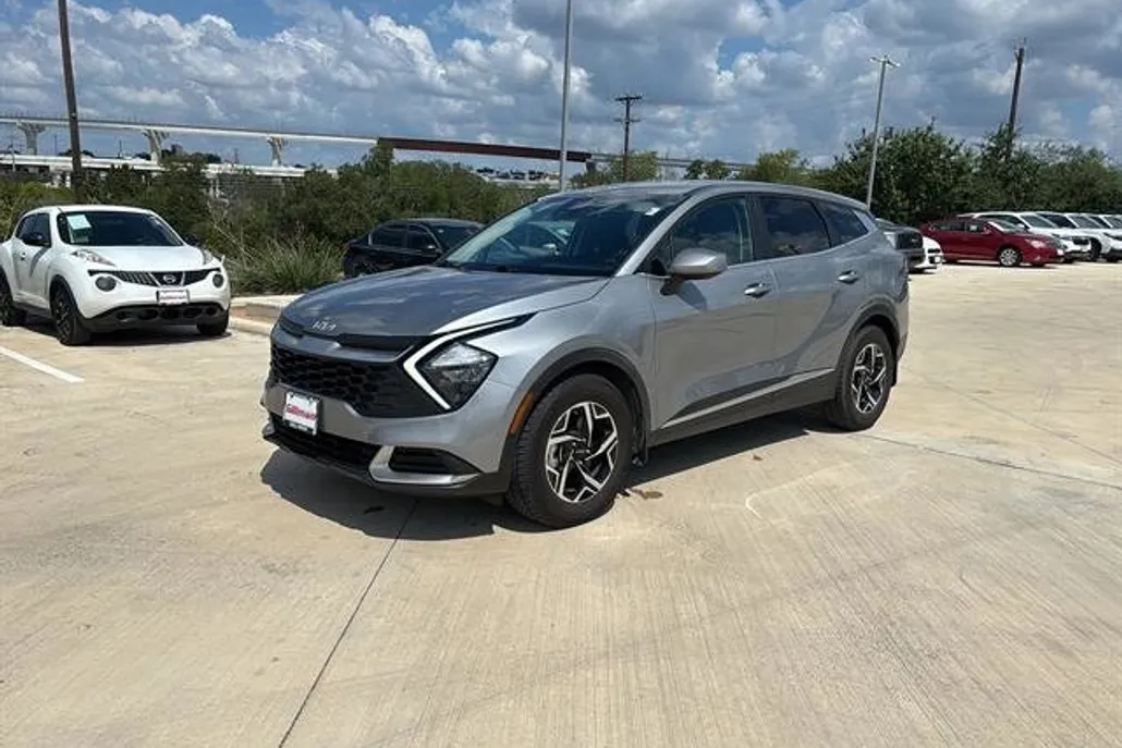 2023 Kia Sportage LX photo 1