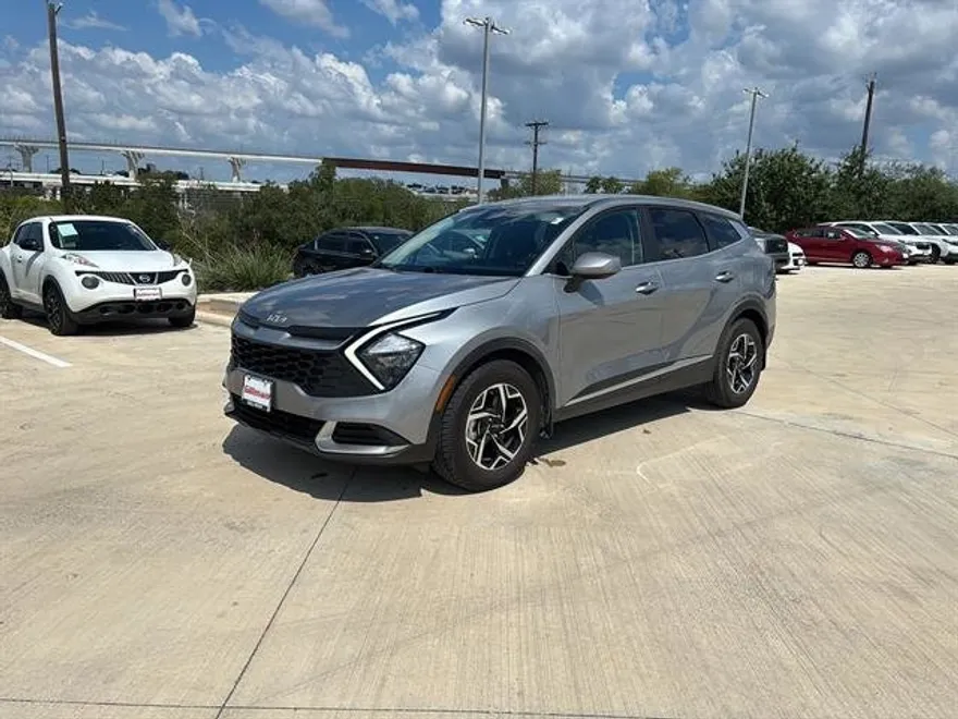 2023 Kia Sportage LX photo 1