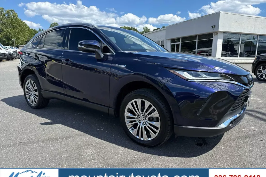 2021 Toyota Venza XLE photo 1