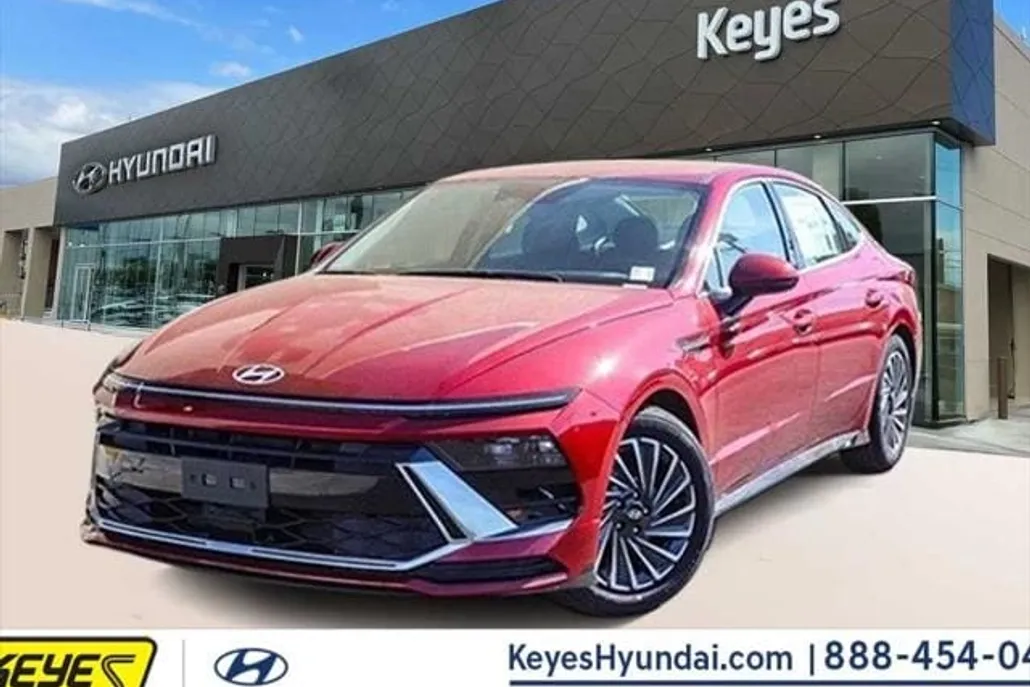 2025 Hyundai Sonata Hybrid SEL photo 1