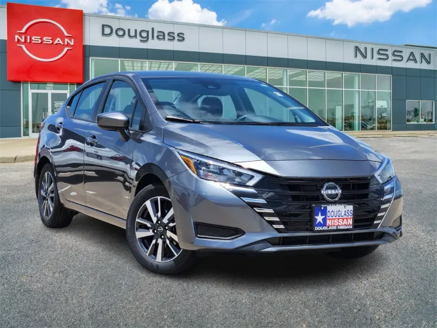 2025 Nissan Versa 1.6 SV photo 1