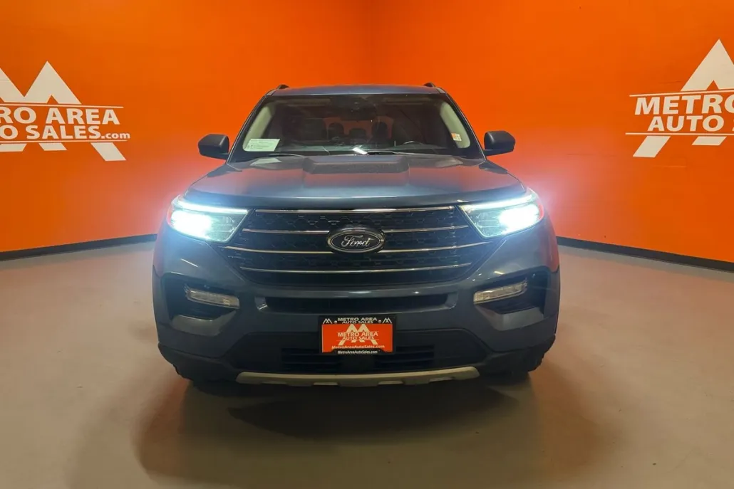 2020 Ford Explorer XLT photo 1