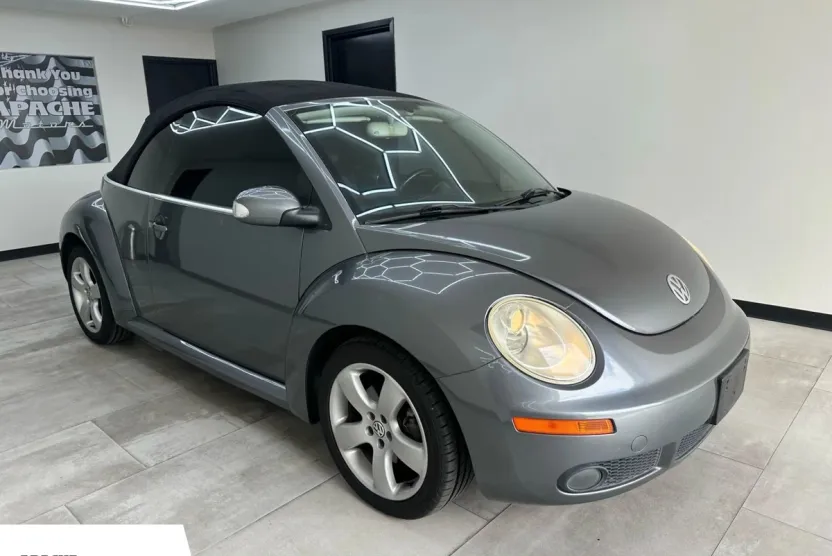 2007 Volkswagen Beetle 2.5 Convertible photo 1