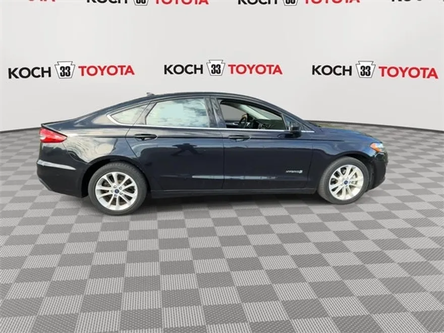 2019 Ford Fusion Hybrid SE photo 1