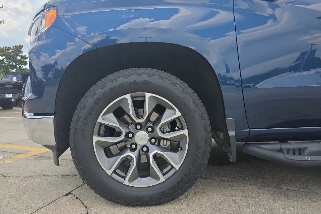 2022 Chevrolet Silverado 1500 LT photo 1