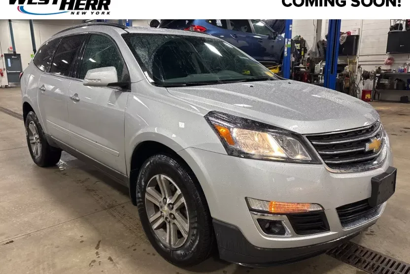 2017 Chevrolet Traverse 1LT photo 1