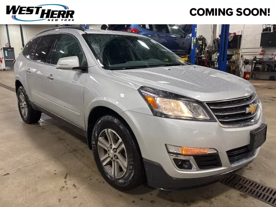 2017 Chevrolet Traverse 1LT photo 1