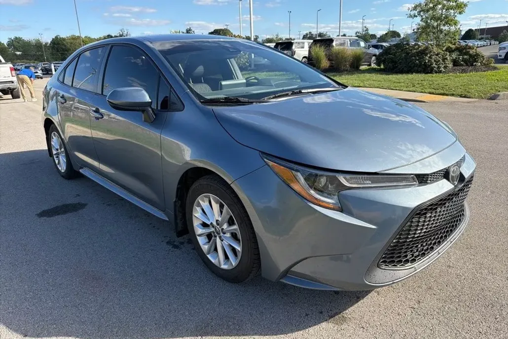 2021 Toyota Corolla LE Premium photo 1