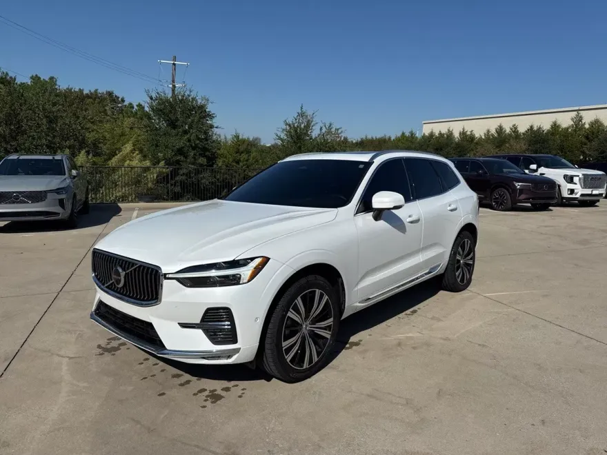 2023 Volvo XC60 B5 Plus photo 1