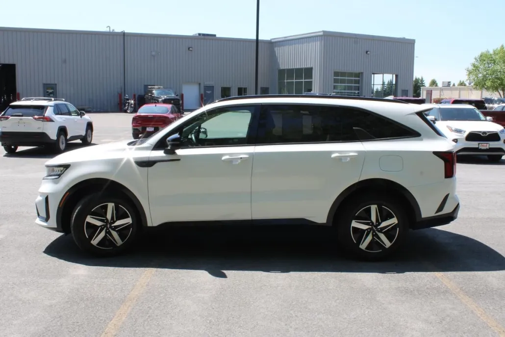 2023 Kia Sorento EX photo 1