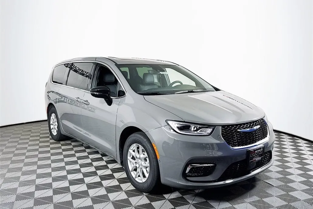 2025 Chrysler Pacifica photo 1