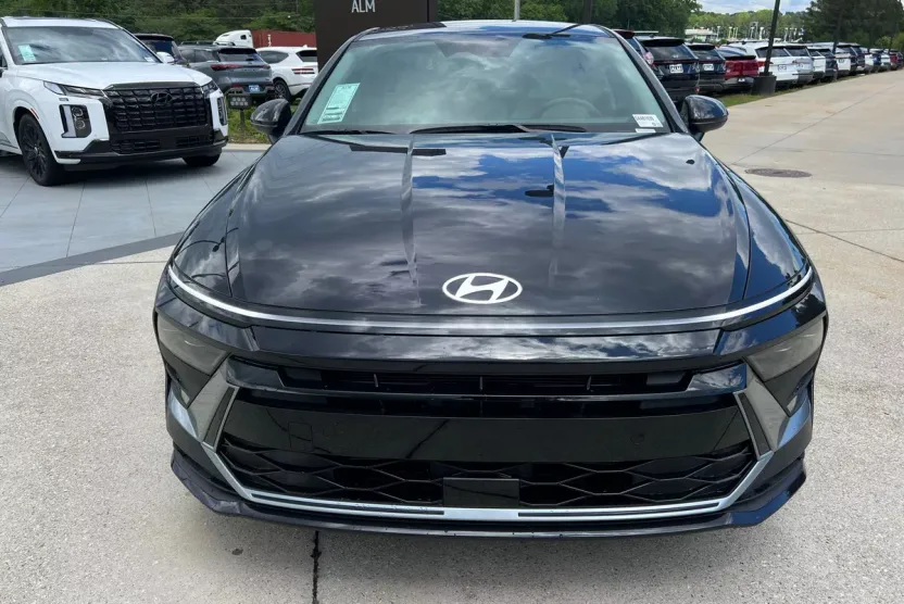 2025 Hyundai Sonata SE photo 1
