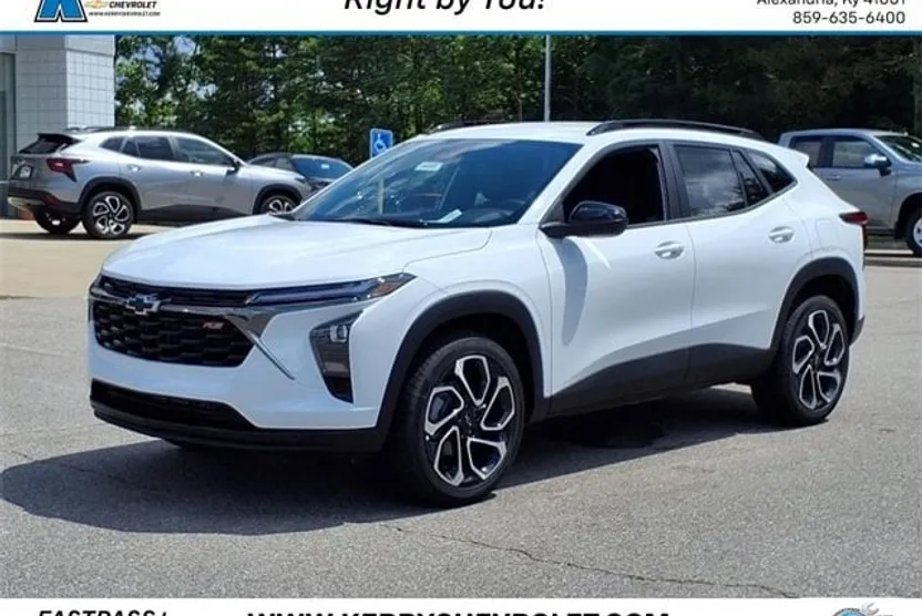 2025 Chevrolet Trax photo 1