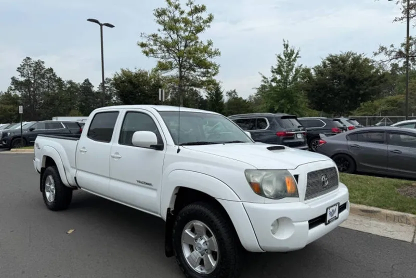 2010 Toyota Tacoma PreRunner V6 photo 1