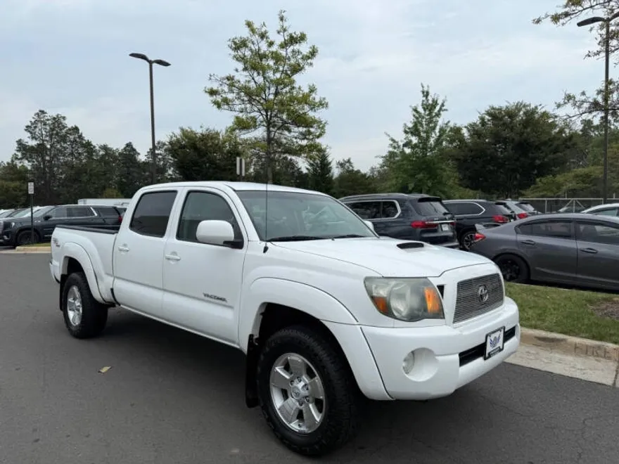 2010 Toyota Tacoma PreRunner V6 photo 1