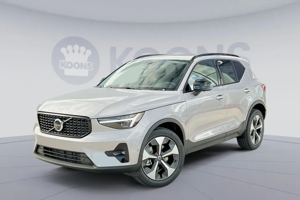 2026 Volvo XC40 Plus photo 1