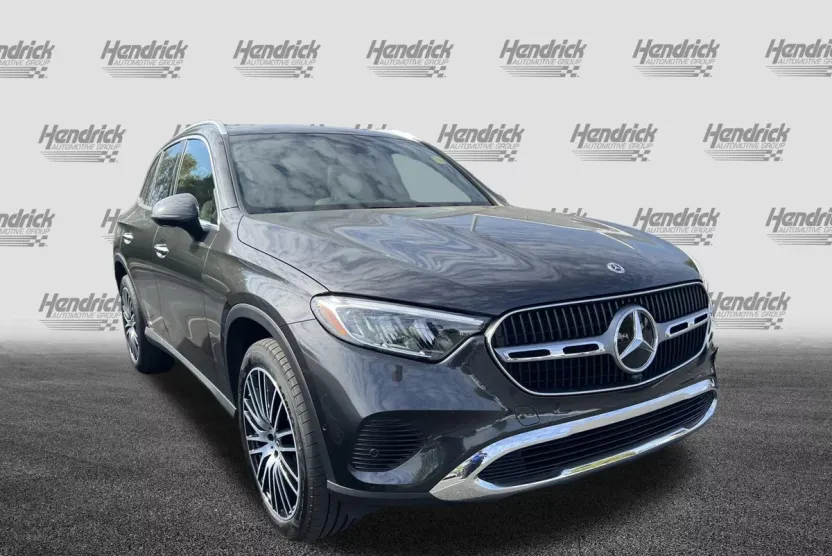 2024 Mercedes Benz GLC 300 photo 1