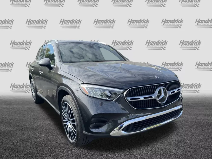 2024 Mercedes Benz GLC 300 photo 1
